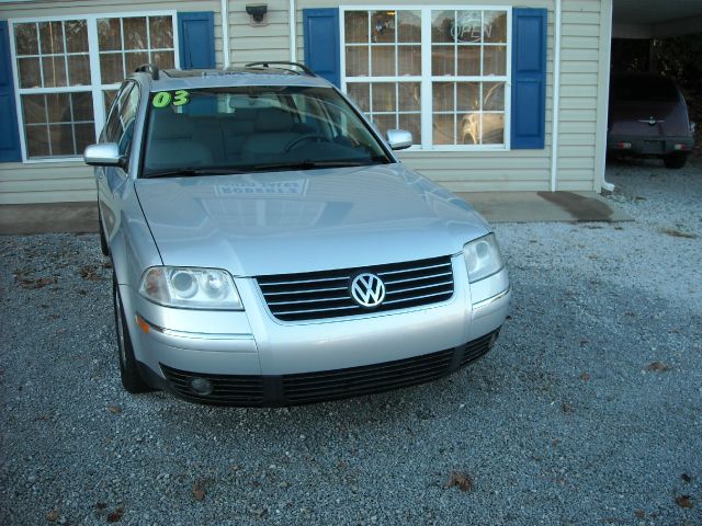 Volkswagen Passat 2003 photo 3