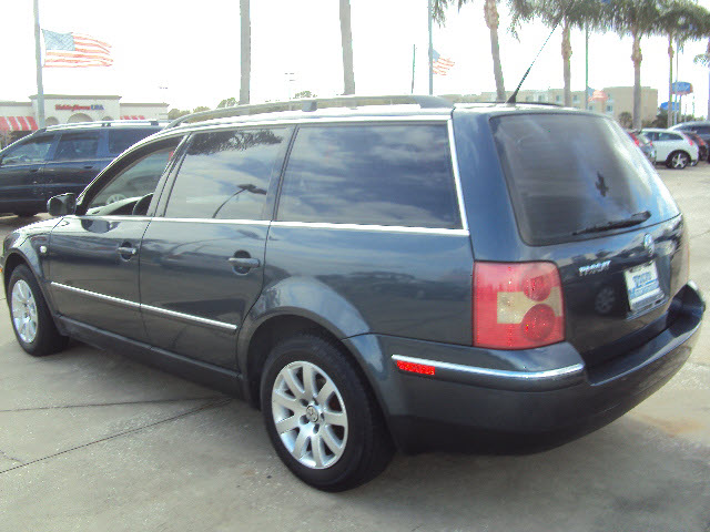 Volkswagen Passat FWD 4dr Sport Unspecified