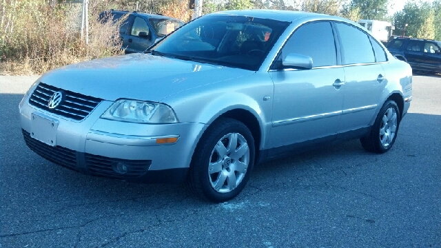 Volkswagen Passat 2003 photo 1