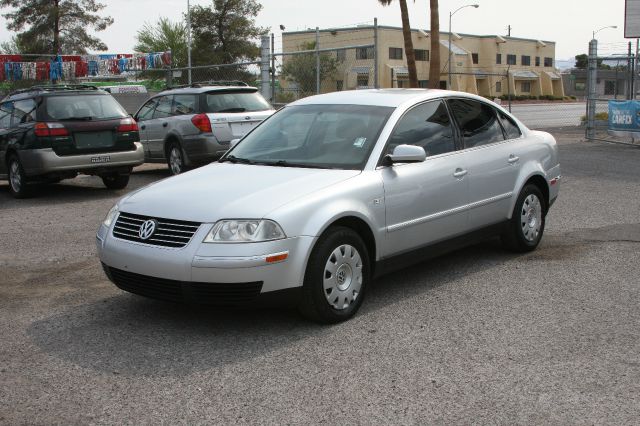 Volkswagen Passat S Sedan Sedan