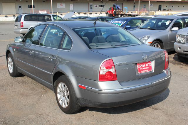 Volkswagen Passat 2003 photo 1
