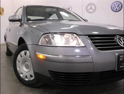 Volkswagen Passat 2003 photo 1