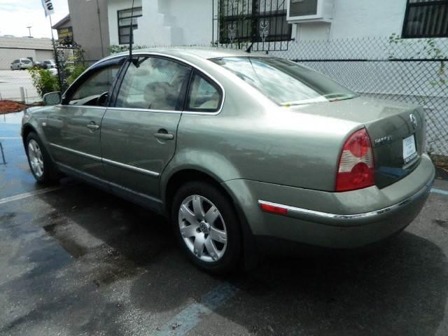 Volkswagen Passat 2003 photo 2