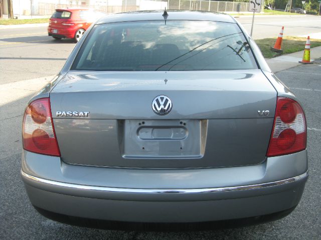 Volkswagen Passat 2003 photo 4
