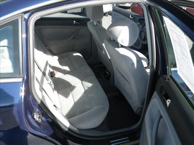 Volkswagen Passat 2003 photo 2