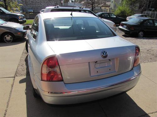 Volkswagen Passat 2003 photo 2
