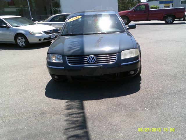 Volkswagen Passat 2003 photo 1