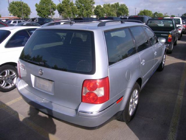 Volkswagen Passat 2003 photo 1