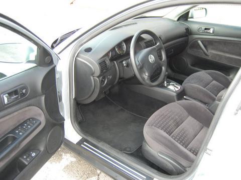 Volkswagen Passat 2003 photo 2