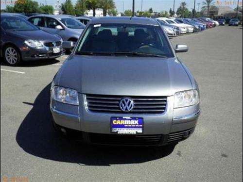 Volkswagen Passat 2003 photo 1