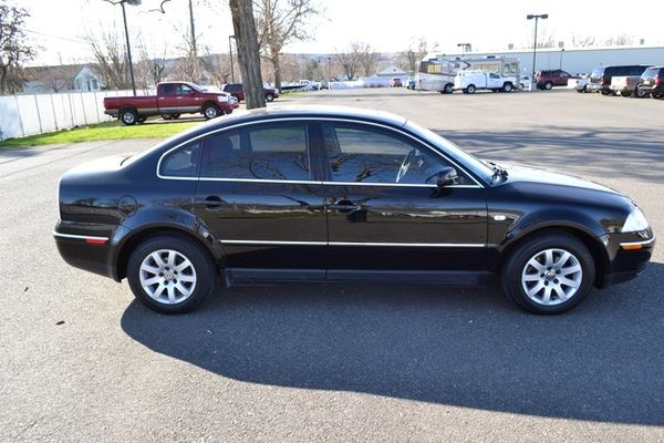 Volkswagen Passat FWD 4dr Sport Unspecified