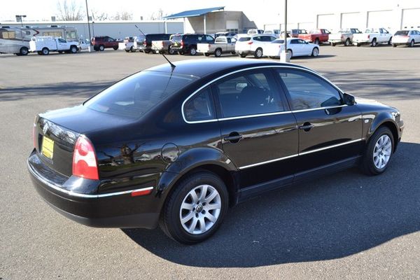 Volkswagen Passat 2003 photo 3