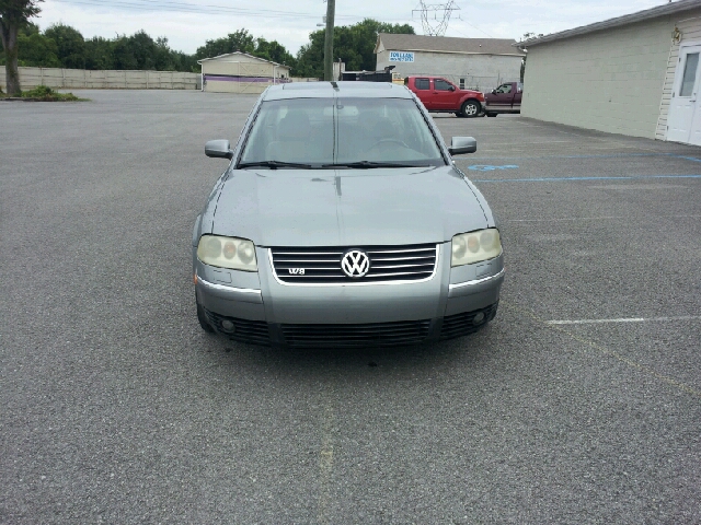 Volkswagen Passat 2003 photo 1