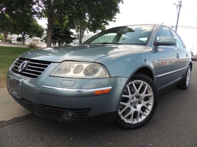 Volkswagen Passat 2003 photo 2