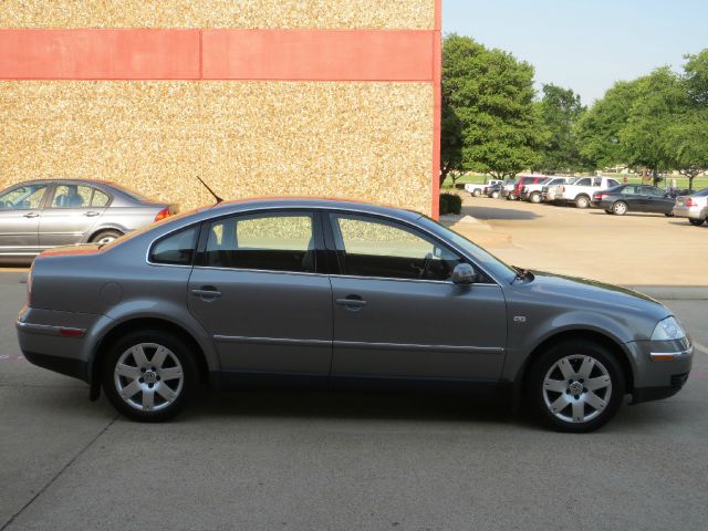 Volkswagen Passat 2003 photo 11