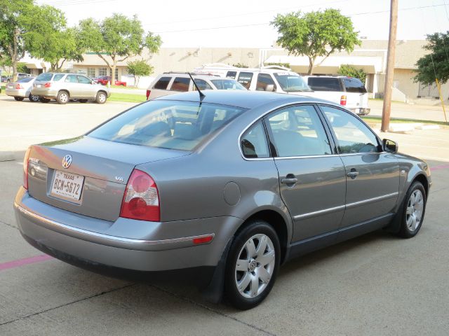 Volkswagen Passat 2003 photo 18