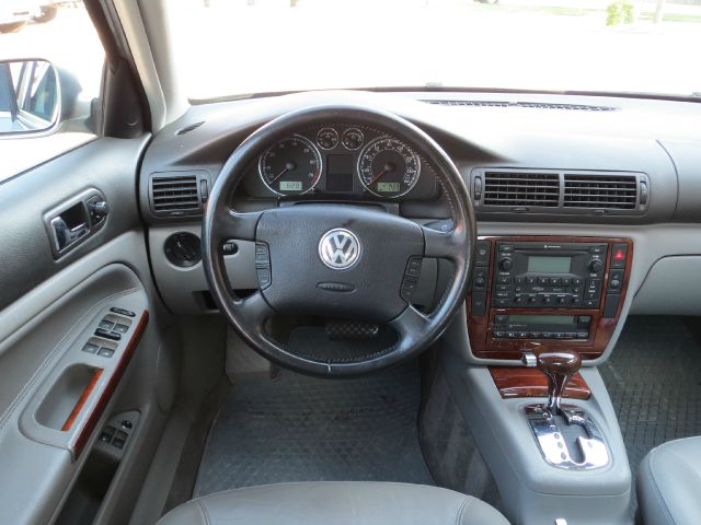 Volkswagen Passat 2003 photo 3