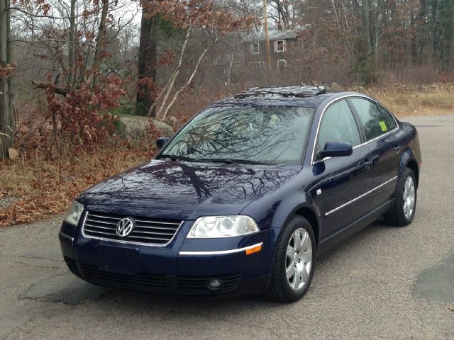 Volkswagen Passat X -modeltrail Rated Sedan