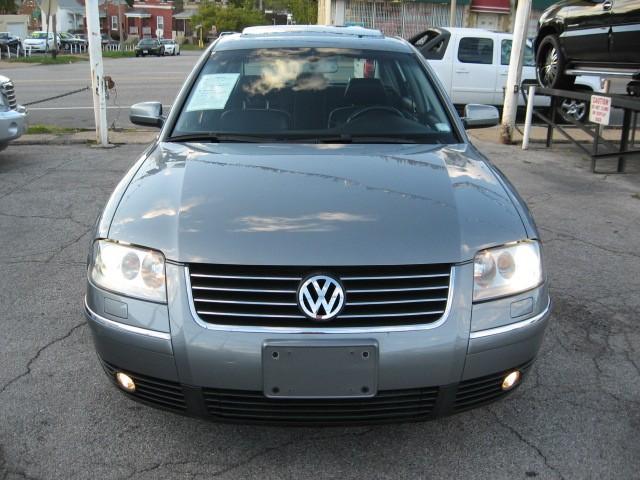 Volkswagen Passat 2003 photo 1