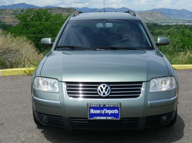 Volkswagen Passat 2003 photo 1