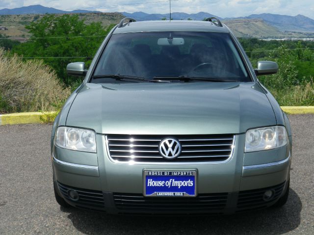 Volkswagen Passat 2003 photo 1