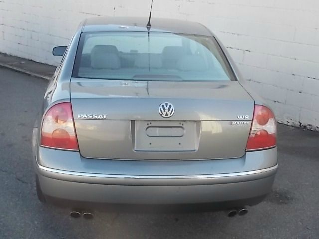 Volkswagen Passat LS W/leather Seats Sedan
