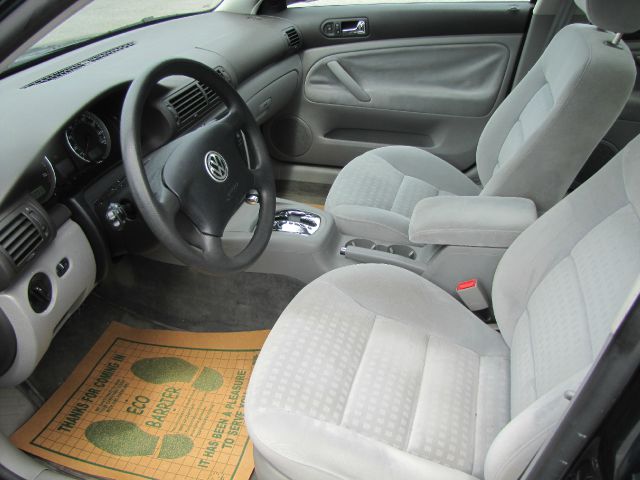 Volkswagen Passat 2003 photo 1