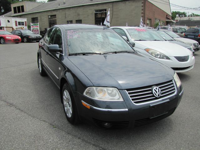 Volkswagen Passat 2003 photo 2
