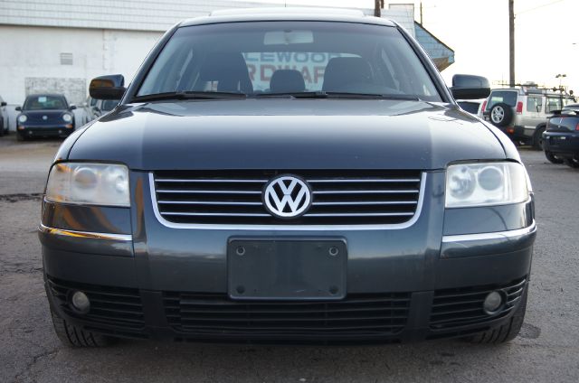 Volkswagen Passat 2003 photo 2