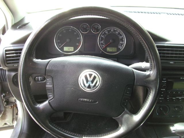 Volkswagen Passat 2003 photo 3
