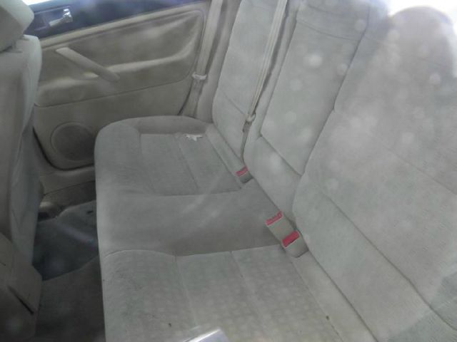 Volkswagen Passat FWD 4dr Sport Sedan