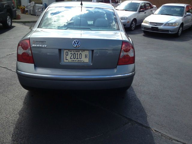 Volkswagen Passat 2003 photo 1