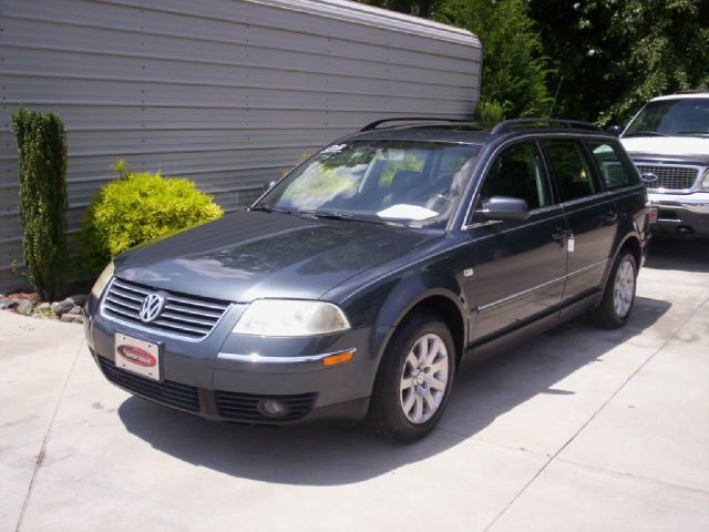 Volkswagen Passat 2003 photo 2