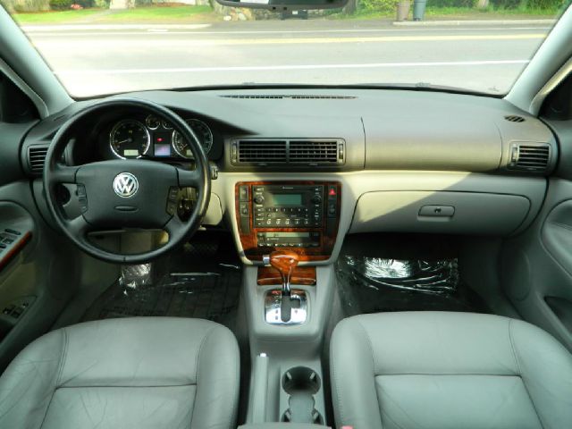 Volkswagen Passat 2003 photo 15