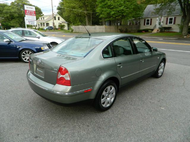Volkswagen Passat 2003 photo 6