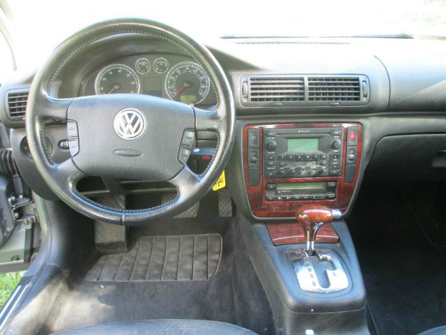 Volkswagen Passat 2003 photo 3