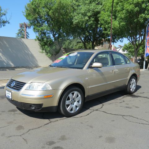 Volkswagen Passat 2003 photo 1