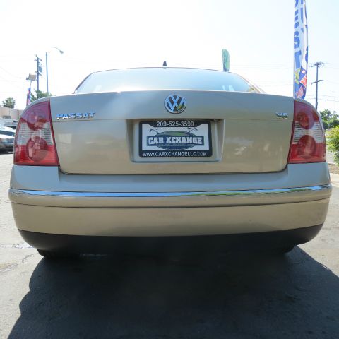 Volkswagen Passat 2003 photo 3