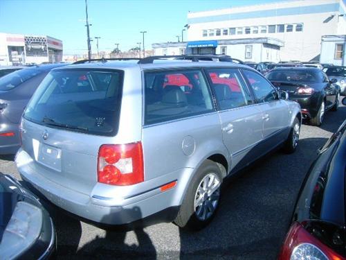 Volkswagen Passat 2003 photo 1