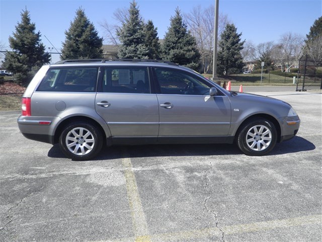 Volkswagen Passat FWD 4dr Sport Unspecified