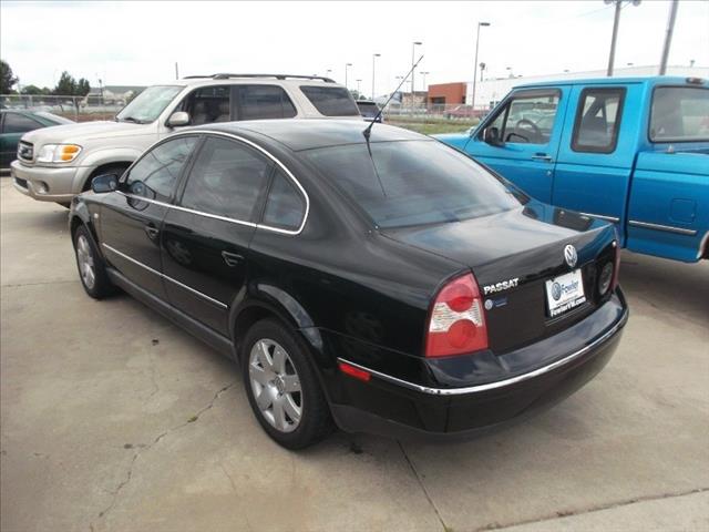 Volkswagen Passat 2003 photo 1