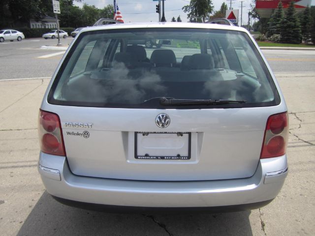 Volkswagen Passat 2003 photo 1