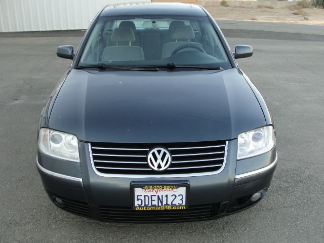 Volkswagen Passat 2003 photo 2