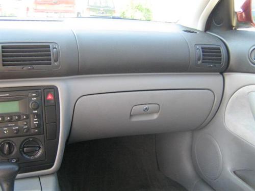 Volkswagen Passat 2003 photo 2