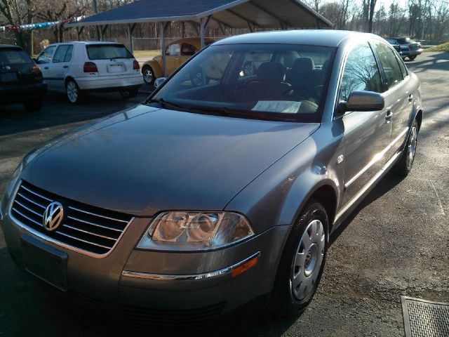 Volkswagen Passat 2003 photo 2