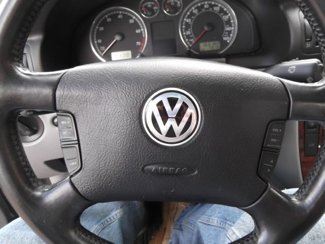 Volkswagen Passat 2003 photo 10