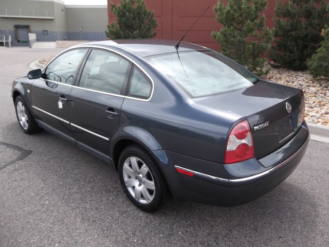 Volkswagen Passat 2003 photo 17