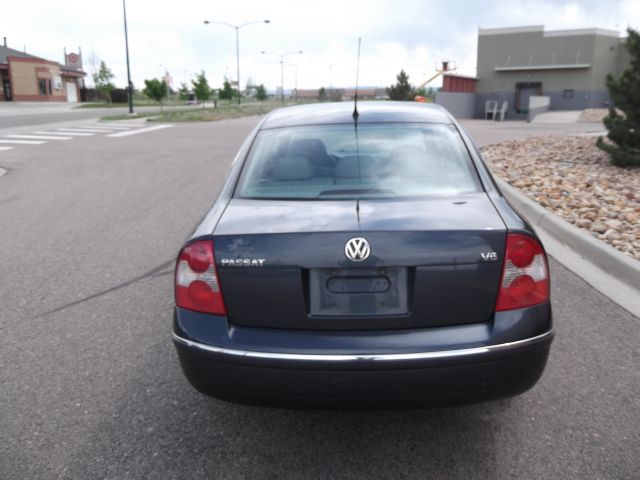 Volkswagen Passat 2003 photo 18