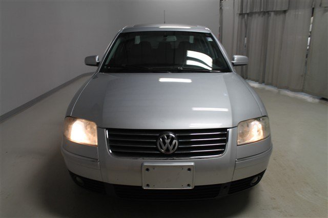 Volkswagen Passat 2003 photo 1