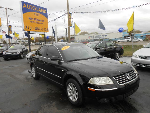 Volkswagen Passat 2004 photo 1